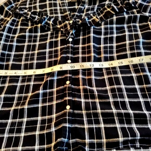 INC Macy's Plaid Ruffle Detail V Neck Blouse XL Petite Black & White Western - Picture 3 of 11